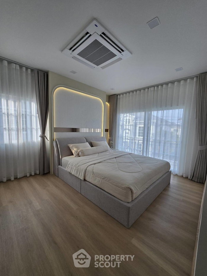 picture 4-BR House near BTS Samrong (ID 3443651) - 1/11