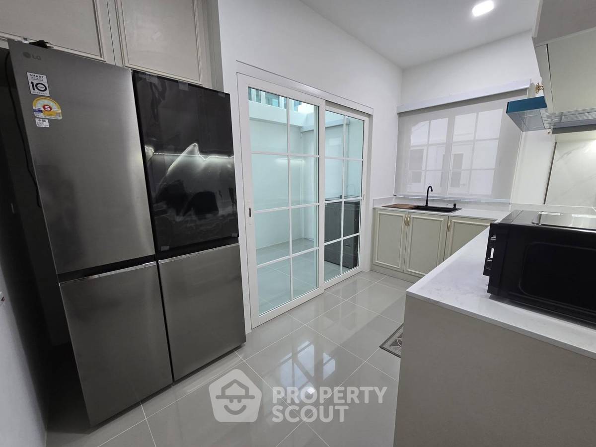 picture 4-BR House near BTS Samrong (ID 3443651) - 6/11