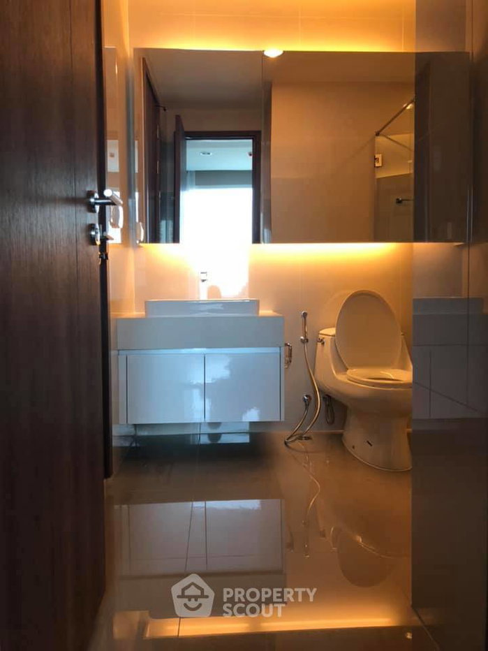 picture 1-BR Condo at Menam Residences in Wat Phraya Krai (ID 382050) - 9/15
