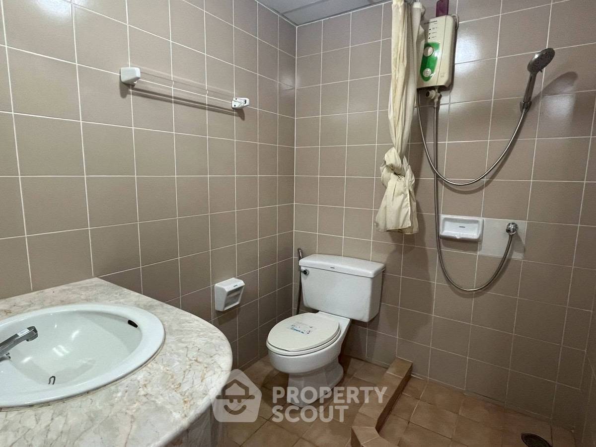 รูป คอนโด 3 ห้องนอนที่ Aree Place Sukhumvit 26 ใกล้ BTS พร้อมพงษ์ (ID 3445641) - รูปที่ 8/10