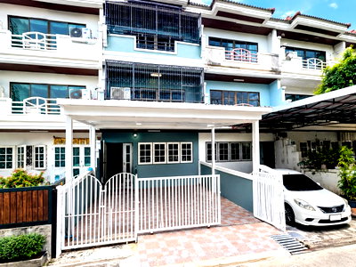 Townhouses for rent Siam Park : 			Ramkhamhaeng Road  Mistine 3-story townhome  RatPhatthana9–17 for rent Newly renovated  22sq.wa. 210          