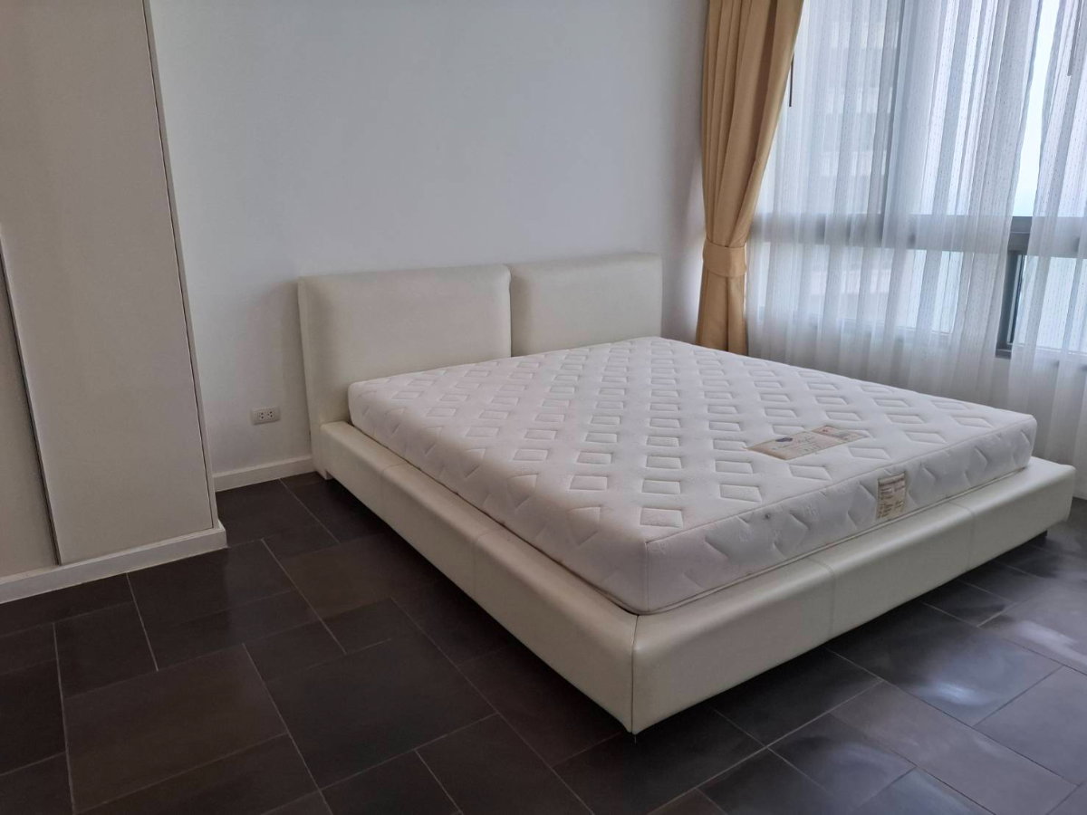 For rent Northpoint Pattaya 2 beds corner room (S03-1498)