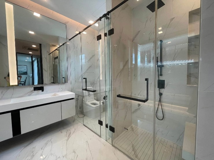 รูป 🏡 ให้เช่าบ้านหรู VIVE เอกมัย–รามอินทรา 220,000/เดือน ✨ Luxury 3-Storey Detached House พร้อมเข้าอยู่ - รูปที่ 9/14