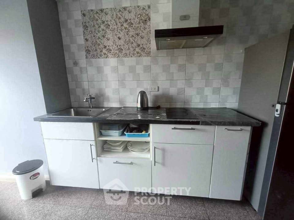 picture 2-BR Condo at Wittayu Complex near BTS Phloen Chit (ID 3445102) - 3/8