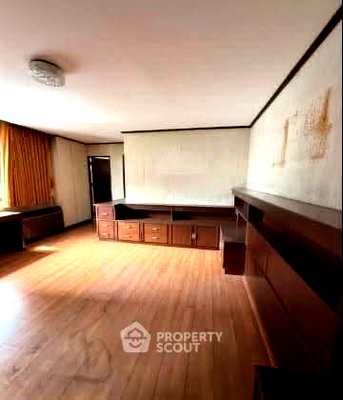 Condos for sale : 4-BR Condo at Grand Ville House 2 near MRT Sukhumvit (ID 3444102)