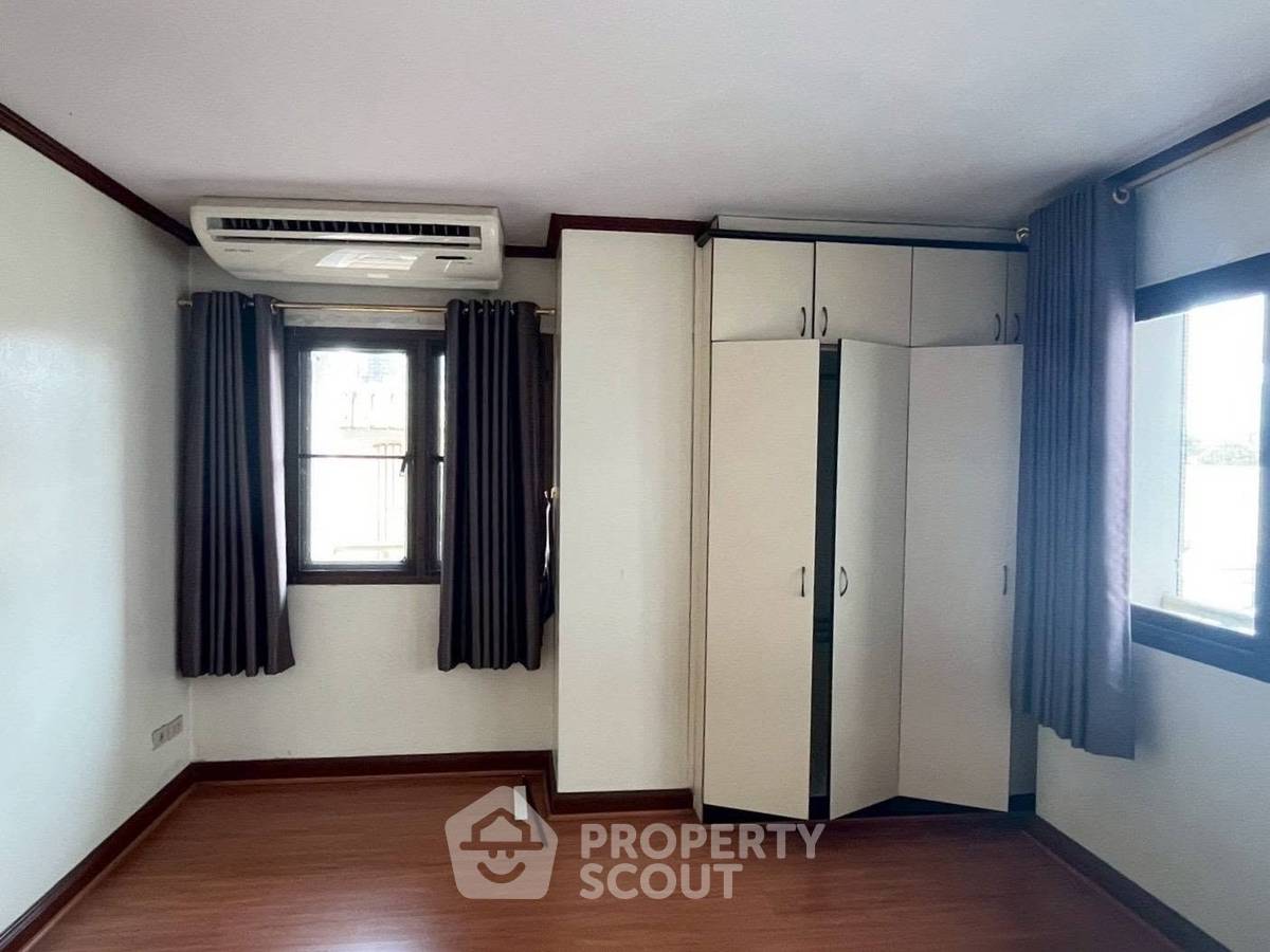 รูป คอนโด 3 ห้องนอนที่ Aree Place Sukhumvit 26 ใกล้ BTS พร้อมพงษ์ (ID 3445641) - รูปที่ 7/10