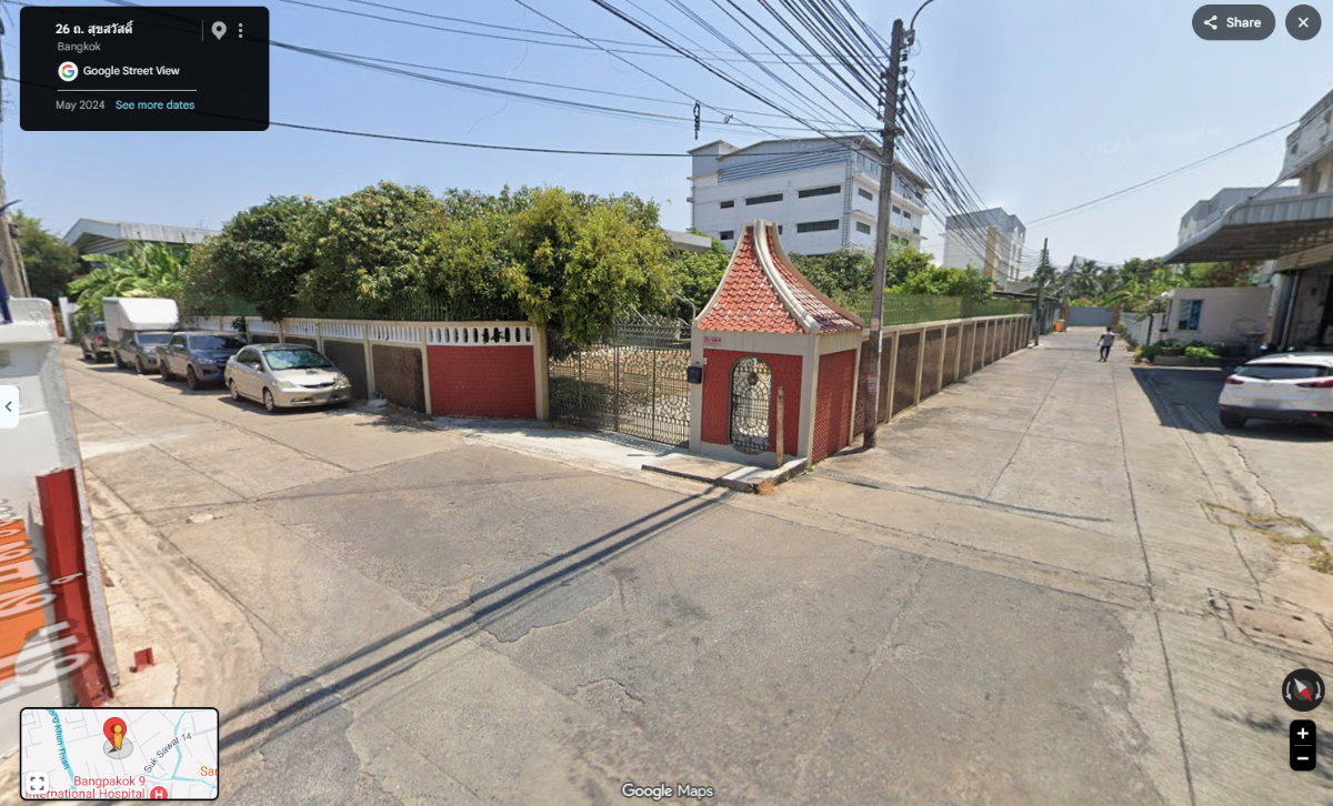 picture Home for rent with front yard and parking area - 23/24