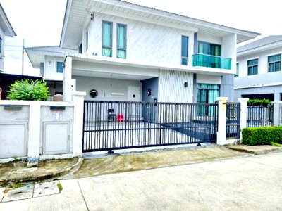 เช่าบ้านเดี่ยว โลตัส ลาดกระบัง : Robinson ลาดกระบัง 1กม.สุขุมวิท 77 บ้านเดี่ยว 2ชั้น 4 นอน 3 น้ำ ดีไซน์ทันสมัย ขนาดที่ดิน 54ตร.ว.จัดเต็มเฟอร์ฯ เหมาะสำหรับอยู่อาศัย โฮมออฟฟิศ