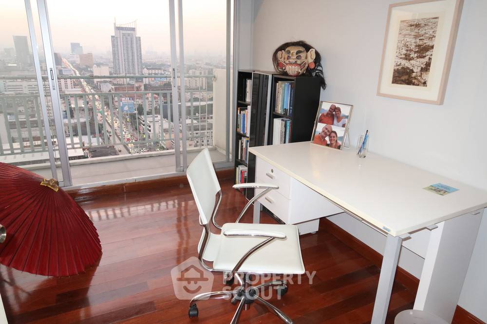picture 2-BR Condo at Lumpini Ville Ramkhamhaeng 44 close to Ramkhamhaeng (ID 372587) - 2/11