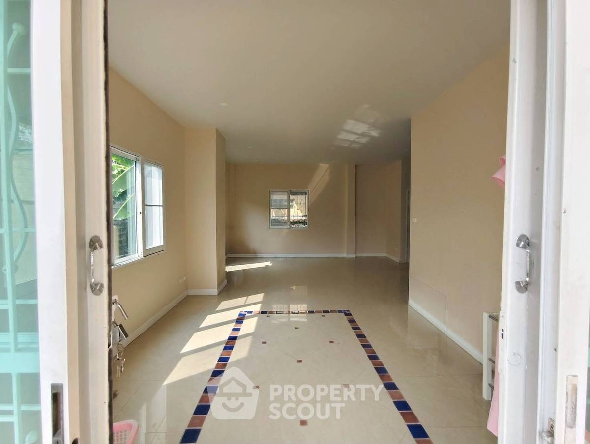 รูป บ้าน 3 ห้องนอน สำหรับขายในโครงการ Pharinyada ChaemChan ย่านนวมินทร์ (ID 3444830) - รูปที่ 2/16