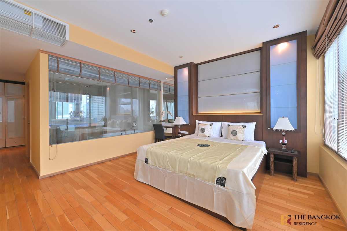 picture The Emporio Place  Easy Travel, Fully Utilized Space - 1/10
