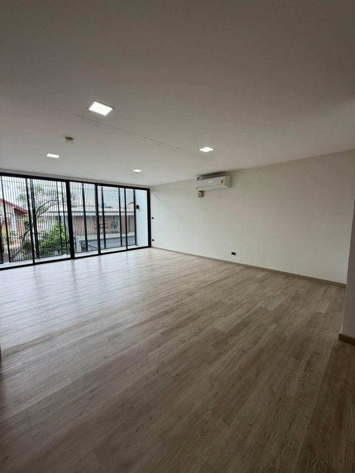 picture 🏢For Rent 5-Storey Homeoffice: The Element Rama 9 *Private lift* - 2/5