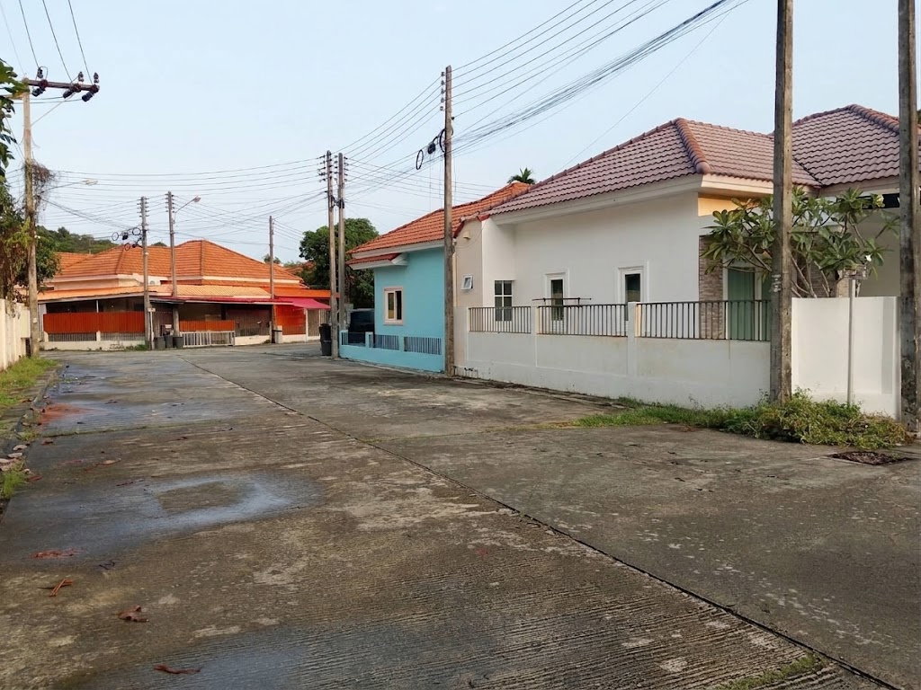 รูป 🏡 ให้เช่าทาวน์โฮม(หลังมุม) โครงการเดอะริชแหลมหิน รีโนเวทใหม่ พร้อมแอร์ 3 ตัว เนื้อที่ 25.5 ตารางวา ใกล้ร้านอาหารแหลมหินซีฟู้ด(ติดทะเล) และ 7-eleven - รูปที่ 5/15
