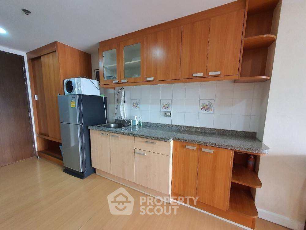 picture 1-BR Condo at The Trendy Condominium near BTS Nana (ID 301285) - 3/6