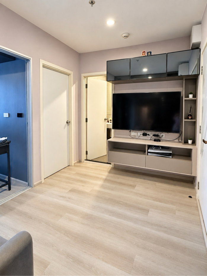 picture ðĨ Condo for Sale: ELIO SATHORN-WUTTHAKAT, 19th Floor, Pool View, Only 2.49 MB! - 4/10