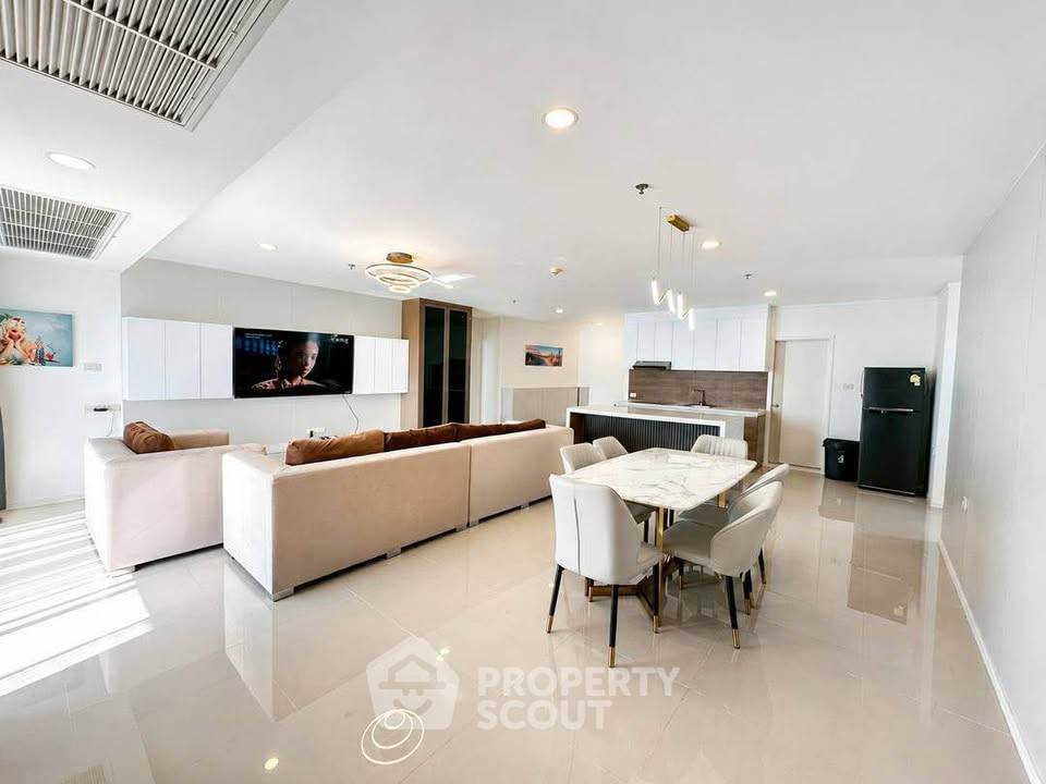 รูป คอนโด 3 ห้องนอน ขนาด 153 ตร.ม. Lumpini Seaview Jomtien (ID 3442558) - รูปที่ 12/13