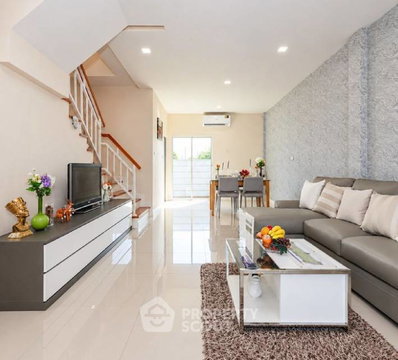 บ้าน 3-ห้องนอน ใน สามวาตะวันตก (ID 3446615)