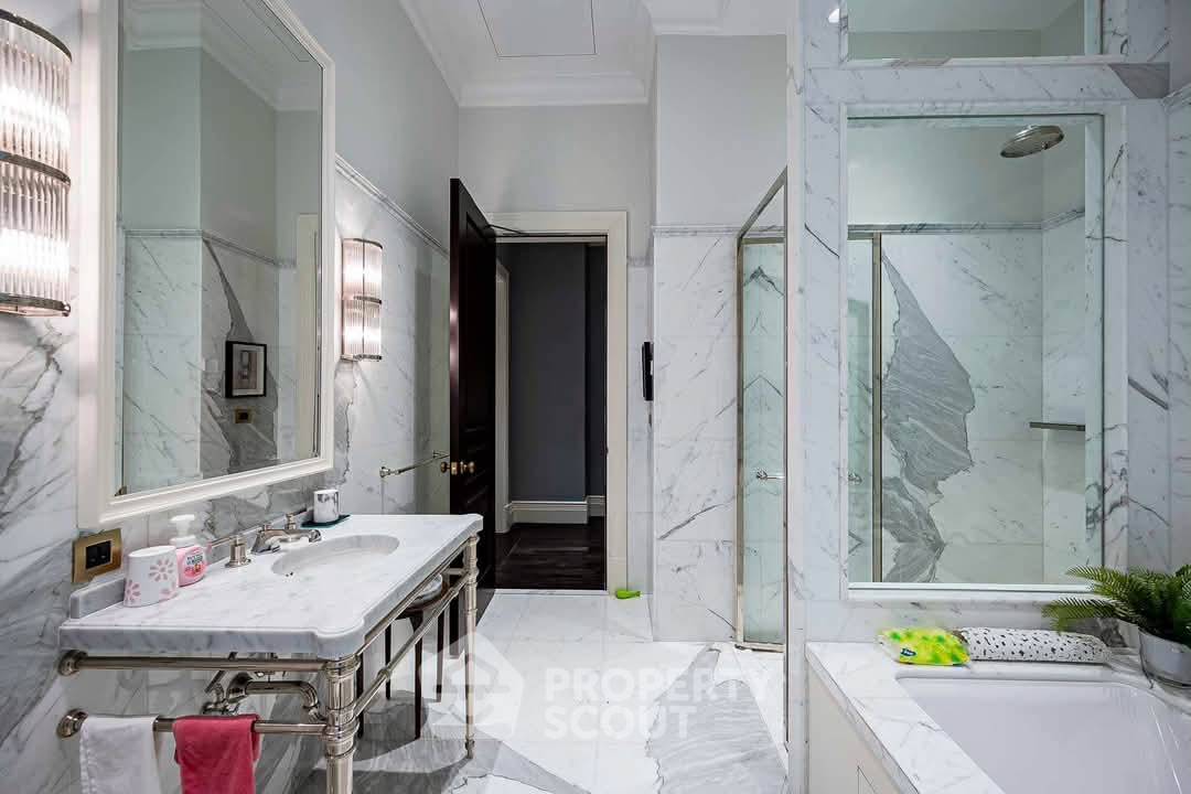 picture 2-BR Condo at 98 Wireless near BTS Phloen Chit (ID 3444095) - 6/12