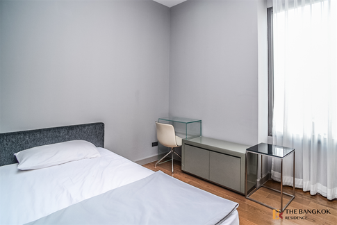 Hurry, big discount is ending! M Phayathai near Airport Rail Link Phaya Thai Station