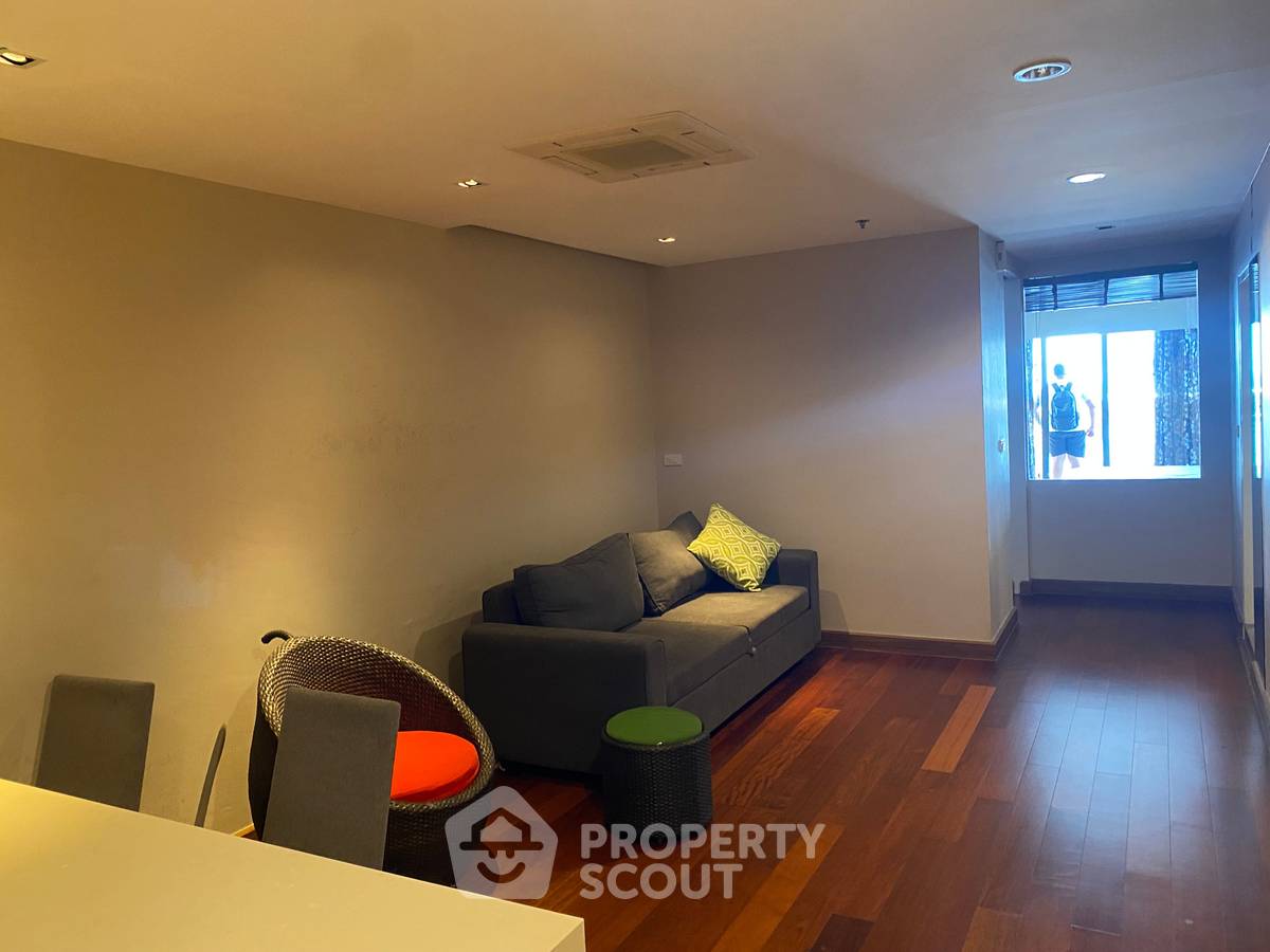 รูป คอนโด 1 ห้องนอน ชั้น 19 ขาย State Tower Condominium ใกล้ BTS สะพานตากสิน (ID 479953) - รูปที่ 2/11