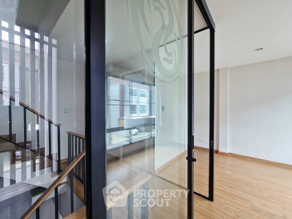 picture 3-BR Townhouse in Wang Thonglang (ID 3448666) - 5/21