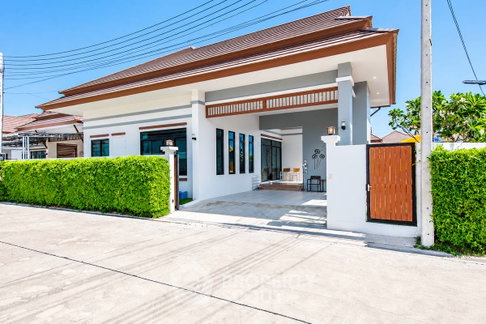 วิลล่า 3-ห้องนอน ที่ ภลูเมเรียวิลล่าหัวหิน ใกล้ เดอะ เวเนเซีย (ID 3447867)