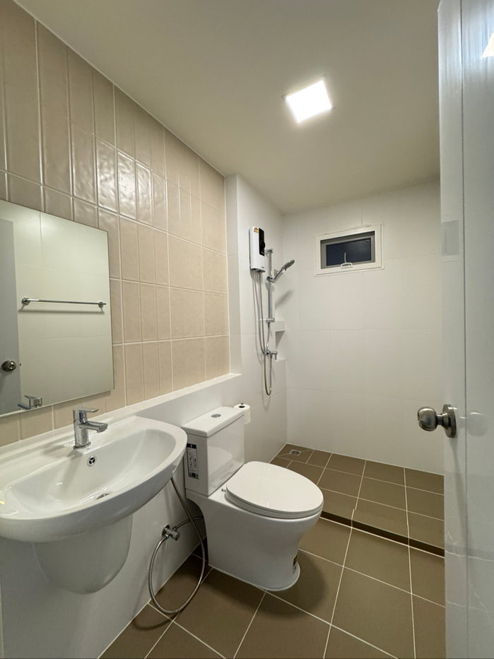 รูป 🏡🔥 ให้เช่าบ้าน อณาสิริ พายัพ | 3 ห้องนอน + ห้องทำงานแยก | 3 ห้องน้ำ | ครัวร้อนนอกบ้าน | ฟรี Wi-Fi พร้อมเข้าอยู่! - รูปที่ 8/14
