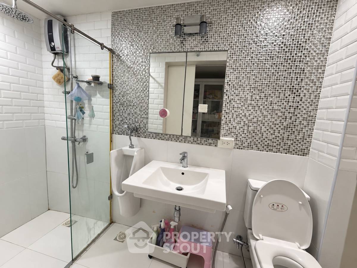 picture 2-BR Townhouse in Bang Khlo (ID 3447385) - 6/11