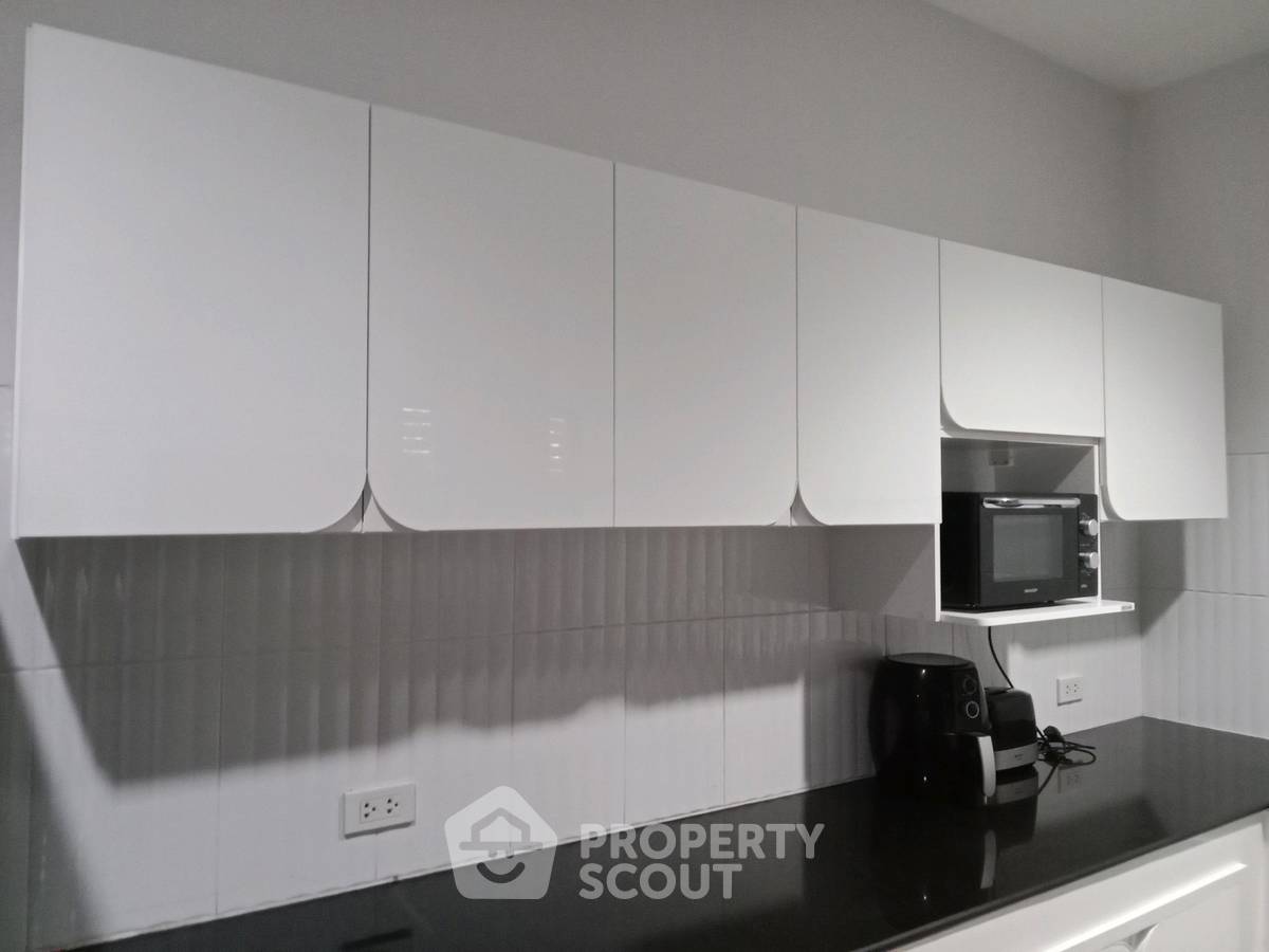 picture Spacious 3-BR 200 Sqm Townhouse At HAUS 35 Cheangwattana (ID 3448372) - 13/32