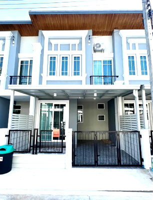 เช่าทาวน์โฮม วิทยาลัยพณิชยการบางนา : 🏡 ให้เช่าทาวน์โฮมหรู Golden Town สุขุมวิท–ลาซาล (K281)
💰 27,900 บาท/เดือน รวมค่าส่วนกลาง
✨ Fully Furnished สไตล์อังกฤษ พร้อมเข้าอยู่!
