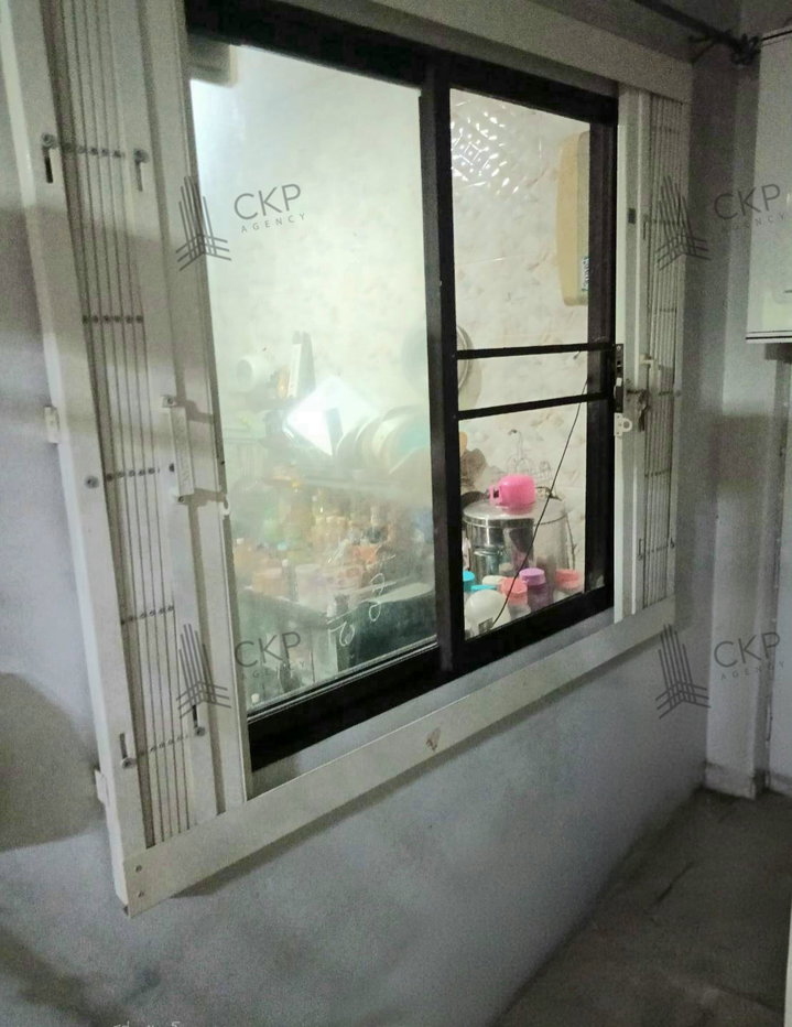 รูป L260164 | ขายบ้าน 2 ชั้น หมู่บ้านออมธนา 1 ไทรน้อย นนทบุรี บ้านหลังมุม 54.5 ตร.ว. ติดสนามเด็กเล่น บรรยากาศร่มรื่น พร้อมพื้นที่พักผ่อนรอบบ้าน - รูปที่ 8/11