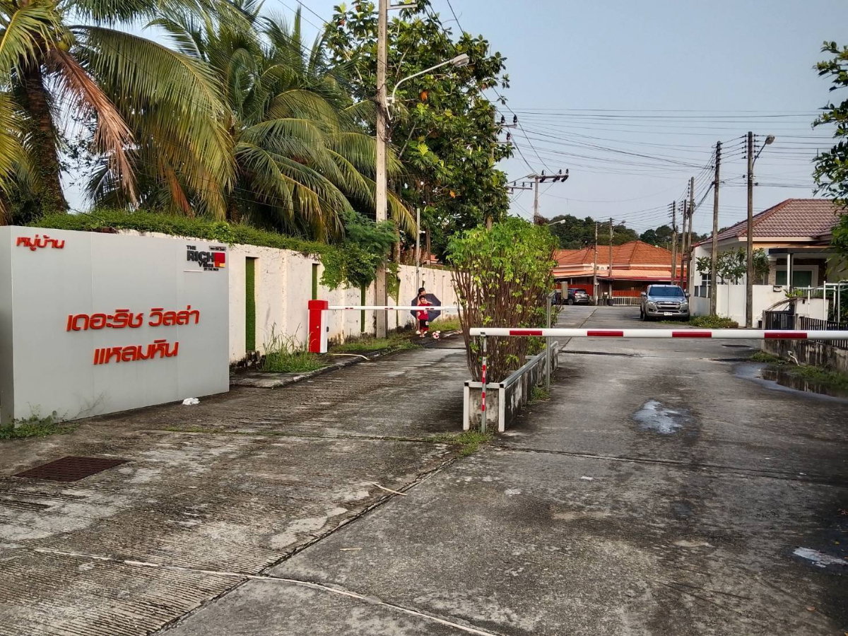 รูป 🏡 ให้เช่าทาวน์โฮม(หลังมุม) โครงการเดอะริชแหลมหิน รีโนเวทใหม่ พร้อมแอร์ 3 ตัว เนื้อที่ 25.5 ตารางวา ใกล้ร้านอาหารแหลมหินซีฟู้ด(ติดทะเล) และ 7-eleven - รูปที่ 12/15