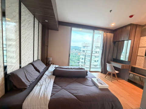 Condo for rent at Marina Bayfront Sriracha experience life by the sea every single day.