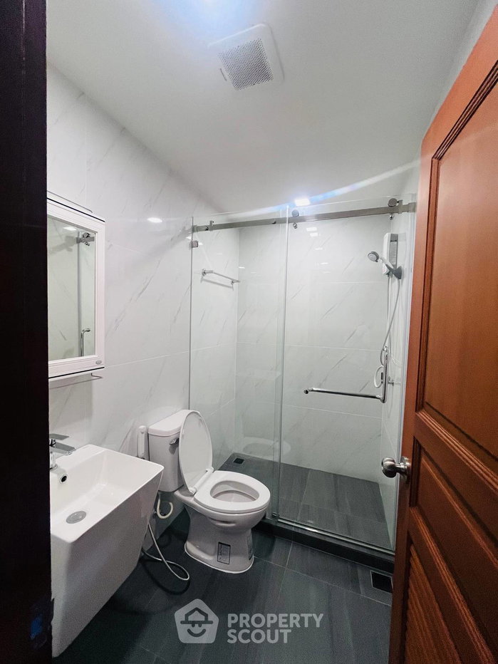 picture Spacious 4-BR 360 Sqm Townhouse At Esta Home Rama 3 (ID 3446206) - 11/13