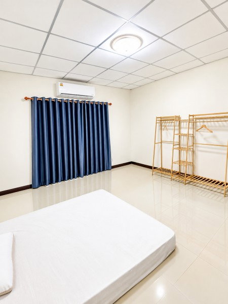 picture 			in LamLukKa Khlong2–3 KhuKhot PathumThani. BTS KhuKhot2.3km. Townhouse for Rent 5,899–6,000 Baht/Mon           - 4/8