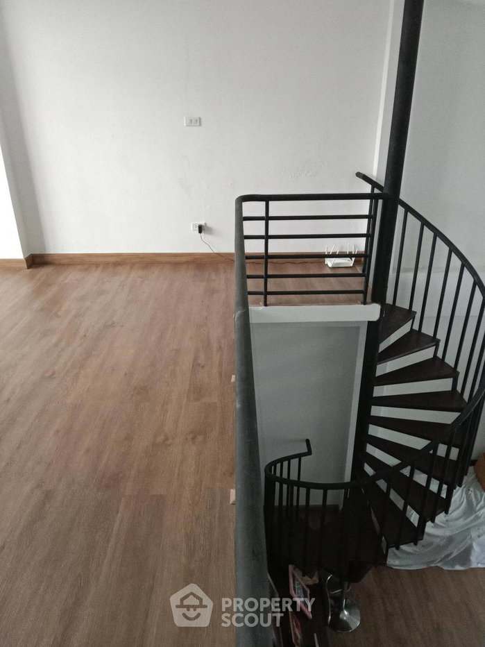 picture Spacious 3-BR 200 Sqm Townhouse At HAUS 35 Cheangwattana (ID 3448372) - 16/32