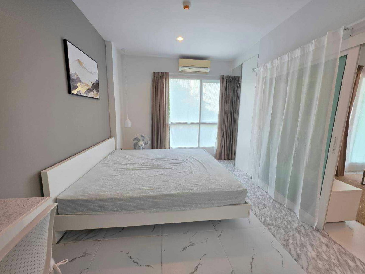 picture 🍃 Condo for RENT! at North 1 Condominium ** Corner Unit ** in Serene Lake - Private, Great Location and Good Security - 10/16