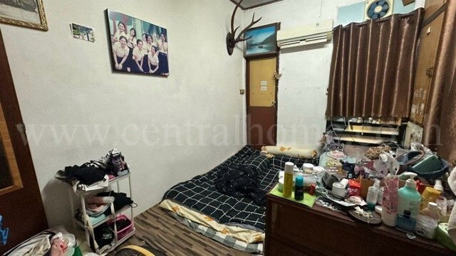 รูป ทาวน์เฮ้าส์ 11.5 ตารางวา สาทร 11 แยก 3 หลังริม ราคาถูก - รูปที่ 4/13