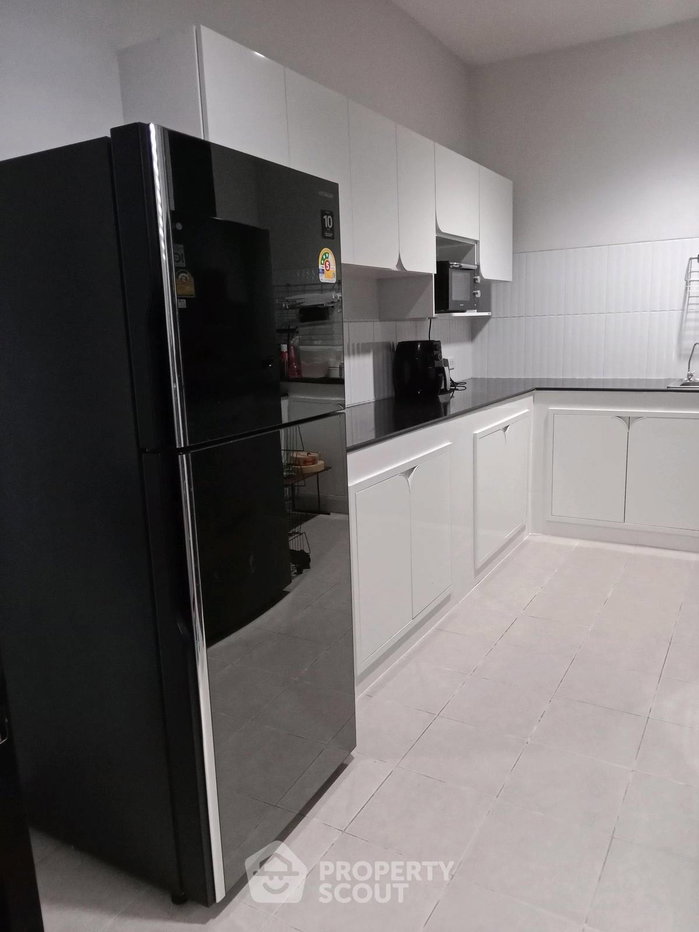 picture Spacious 3-BR 200 Sqm Townhouse At HAUS 35 Cheangwattana (ID 3448372) - 10/32