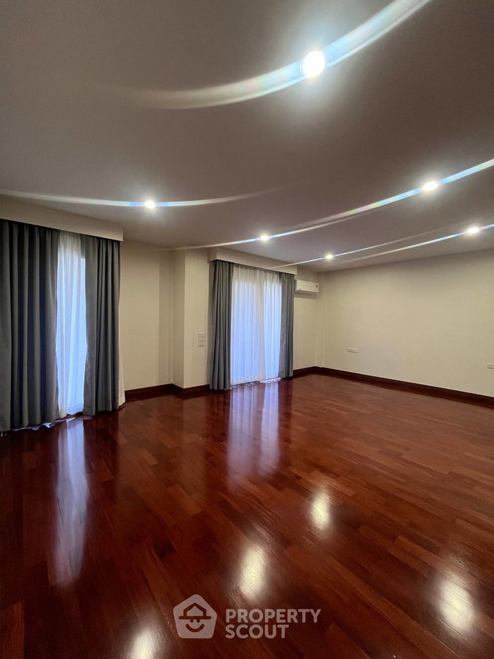 picture Spacious 4-BR 360 Sqm Townhouse At Esta Home Rama 3 (ID 3446206) - 9/13