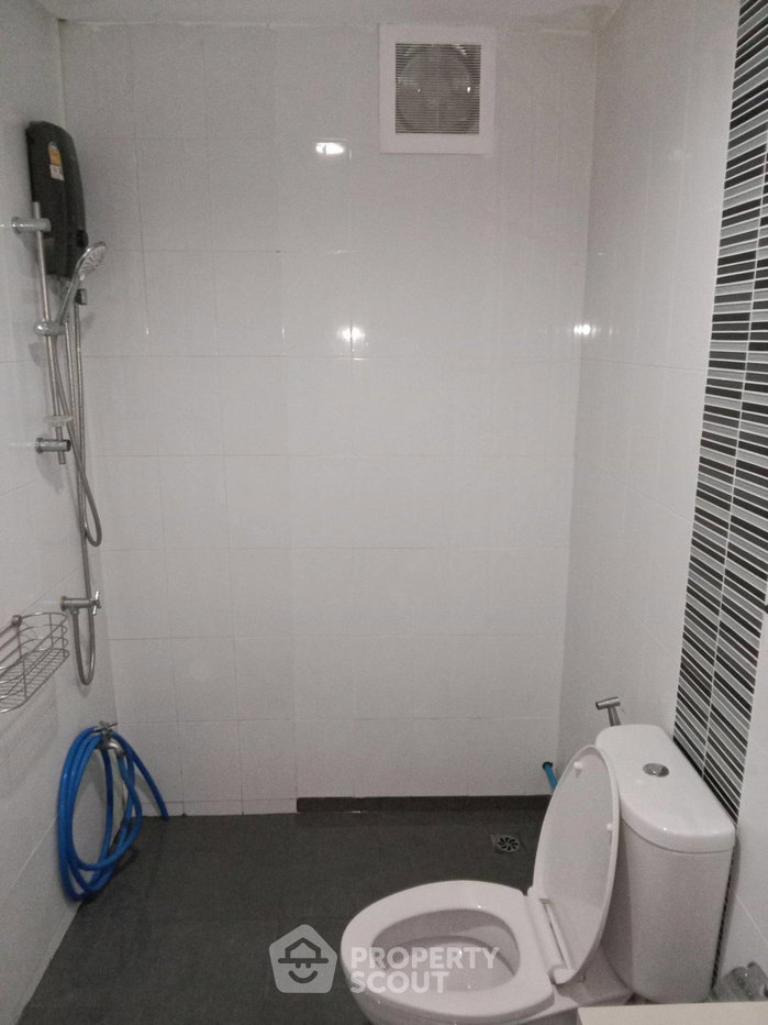 picture Spacious 3-BR 200 Sqm Townhouse At HAUS 35 Cheangwattana (ID 3448372) - 26/32