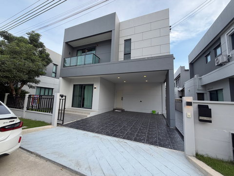 House for Rent- Centro Bangna Ready to move in.
