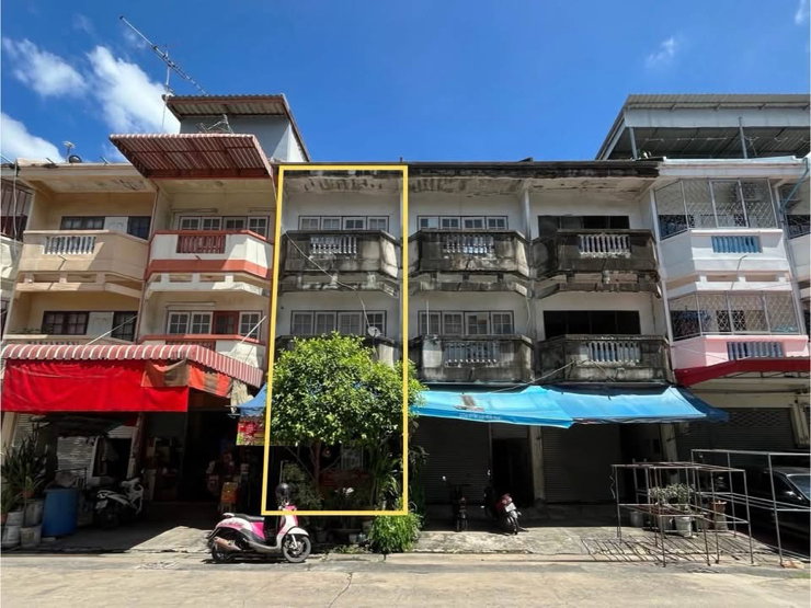 ขายอาคารพาณิชย์ 3.5 ชั้น ซอยเลียบวารี 31 หนองจอก กรุงเทพ