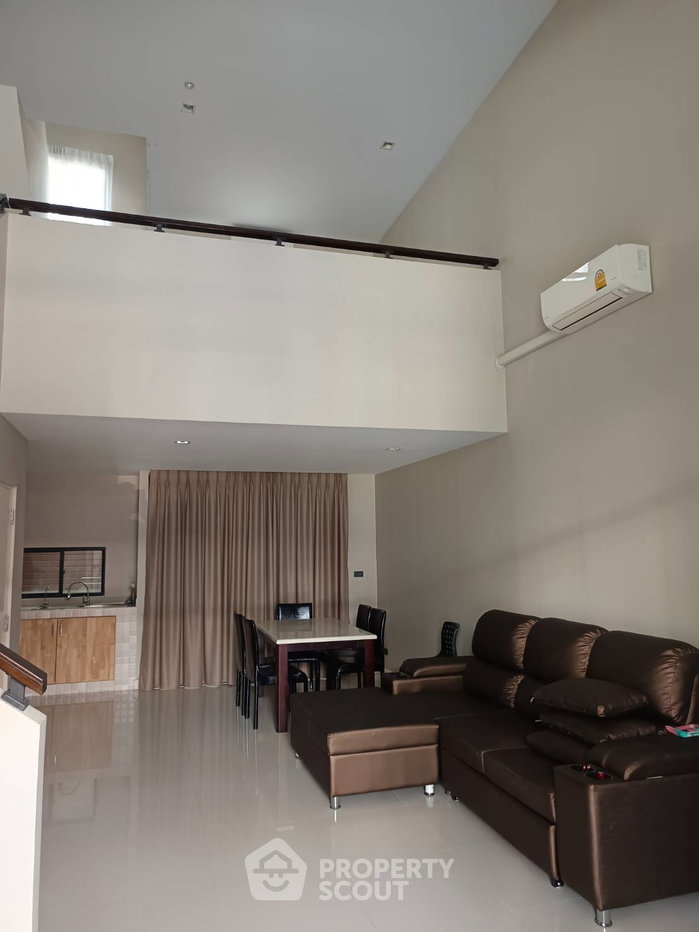 picture 3-BR Townhouse in Talat Bang Khen (ID 2047325) - 2/11