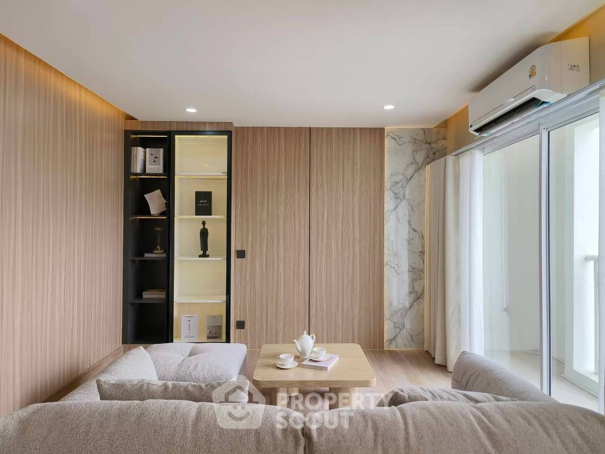 picture 20th-Floor 2-BR Condo At The Winning Tower Near ARL Ramkhamhaeng (ID 3398183) - 1/15