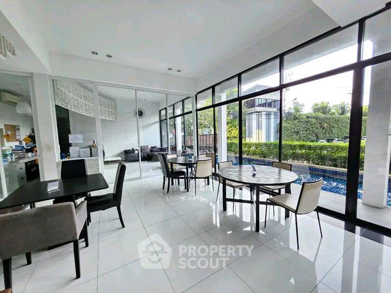 picture Spacious 3-BR 200 Sqm Townhouse At HAUS 35 Cheangwattana (ID 3448372) - 30/32