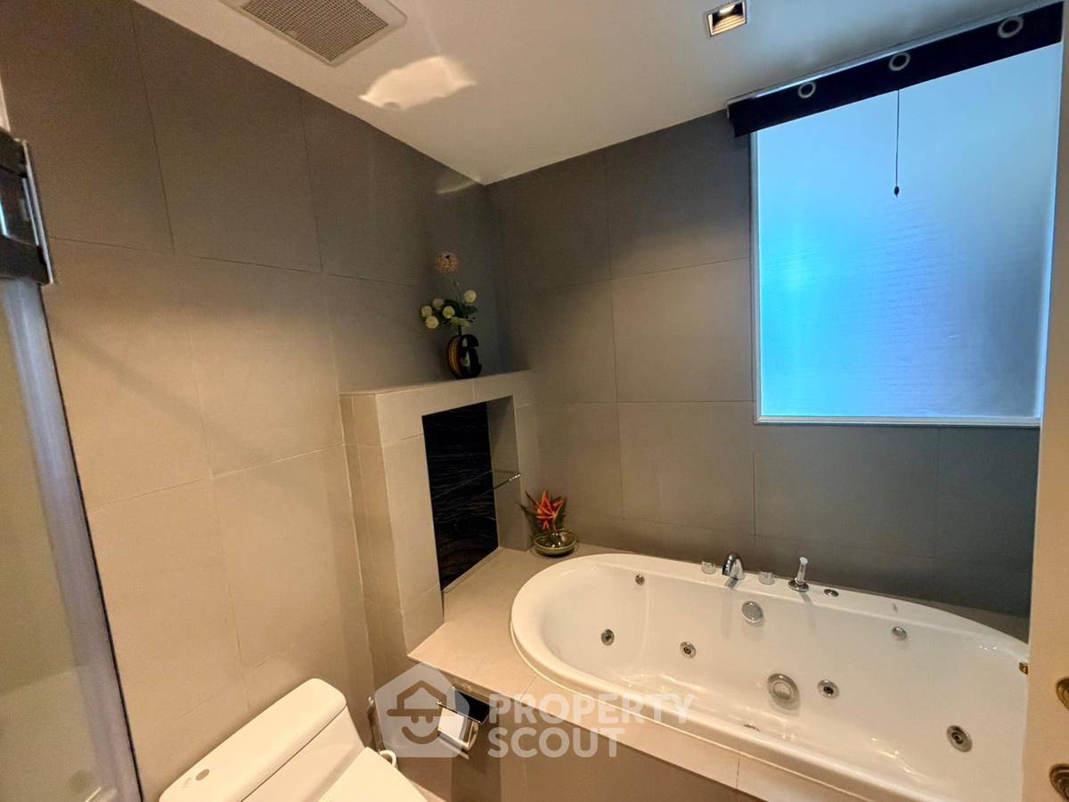 picture 2-BR Condo at Athenee Residence near BTS Phloen Chit (ID 2939636) - 10/10