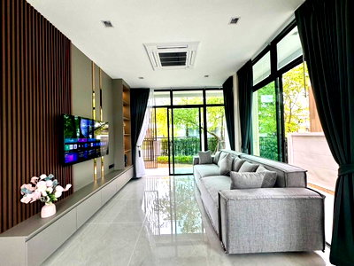 เช่าบ้านเดี่ยว วิทยาลัยพณิชยการบางนา : ให้เช่าบ้านเดี่ยว Bangkok Boulevard บางนา กม.5 4 ห้องนอน 4 ห้องน้ำ 237 ตร.ม. หันทิศเหนือ [RAW-0078]