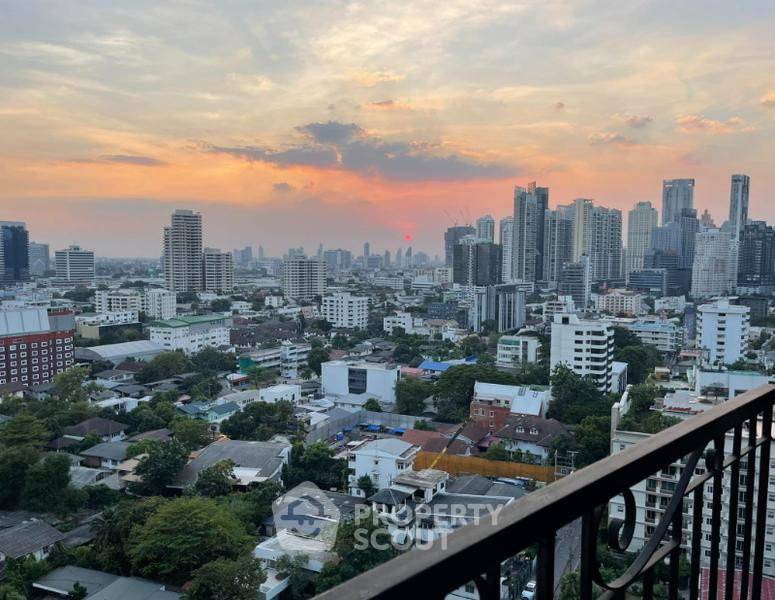 picture 2-BR Condo at The Crest Sukhumvit 34 near BTS Thong Lor (ID 2918203) - 3/8