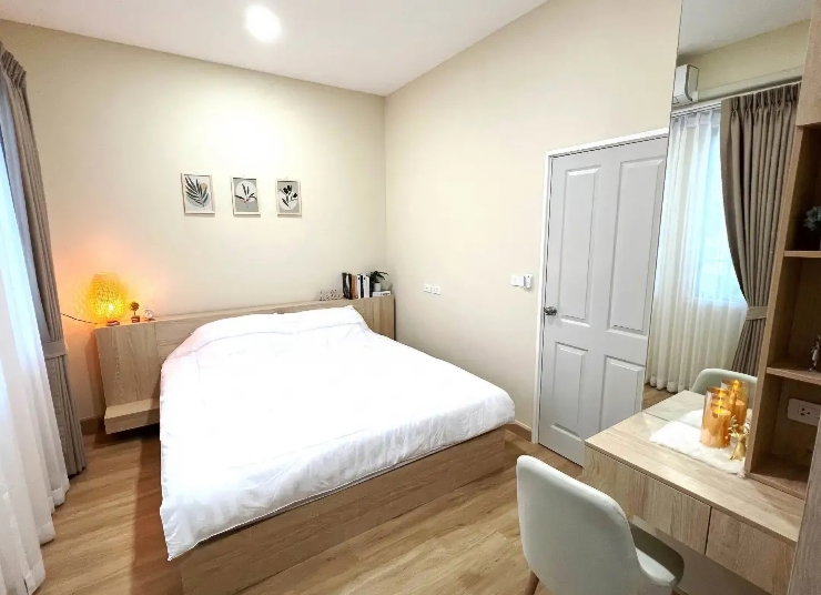 รูป 🏡 ให้เช่าทาวน์โฮมหรู Golden Town สุขุมวิท–ลาซาล (K281)
💰 27,900 บาท/เดือน รวมค่าส่วนกลาง
✨ Fully Furnished สไตล์อังกฤษ พร้อมเข้าอยู่! - รูปที่ 8/10